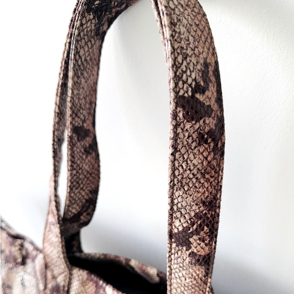 STREET LEVEL SNAKE PRINT EMBOSSED VEGAN LEATHER TOTE BAG - Picture 3 of 6
